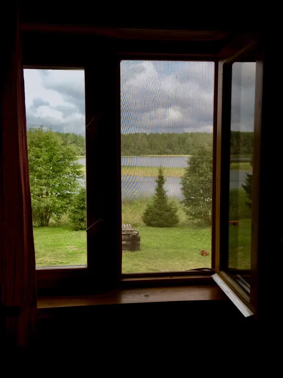 Классный домик прямо на берегу озера Селигер