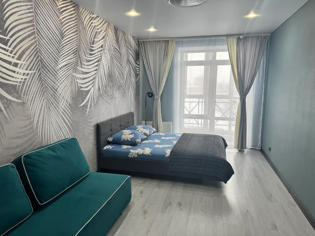 Большая Уютная 1-комнатная квартира,своя парковка,рядом магазин,центр