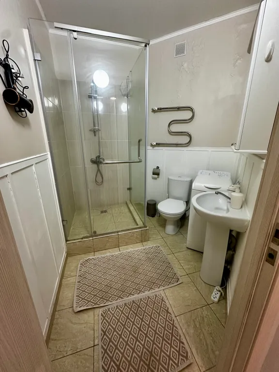 Студия с видом на горы у входа в Центральный парк