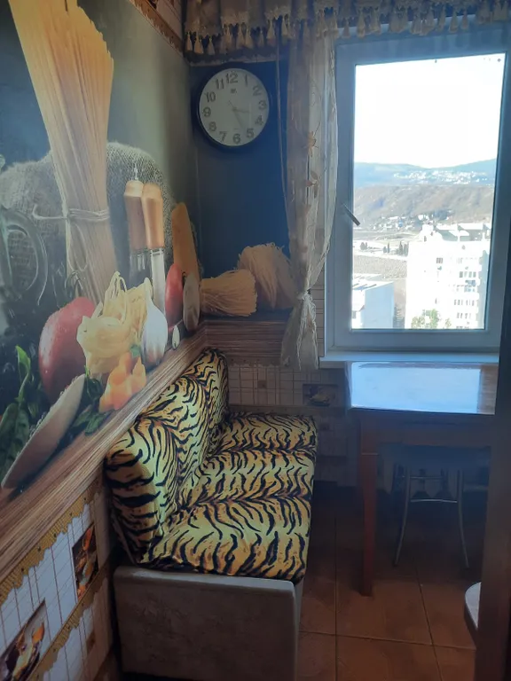 Уютная двухкомнатная квартира с видом на горы