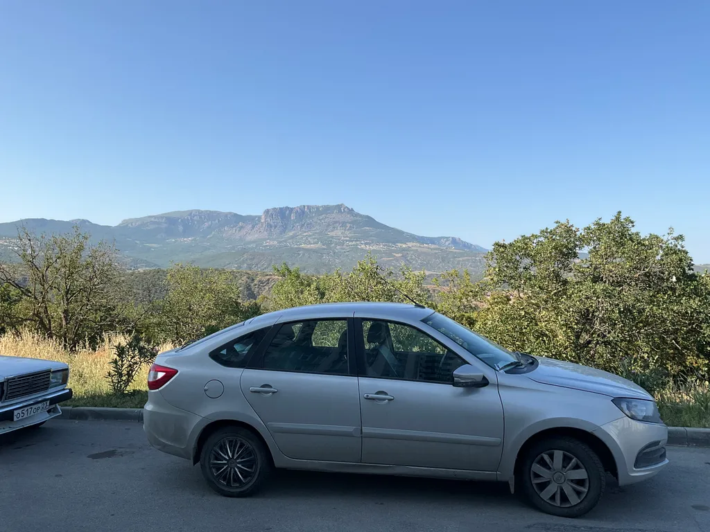 Удобная квартира с видом на море и горы