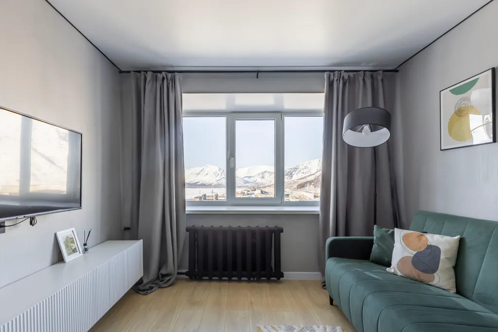 Уютная квартира с видом на горы и озеро — аренда посуточно в Кировск