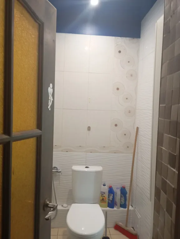 Комната с балконом в мансарде частного дома