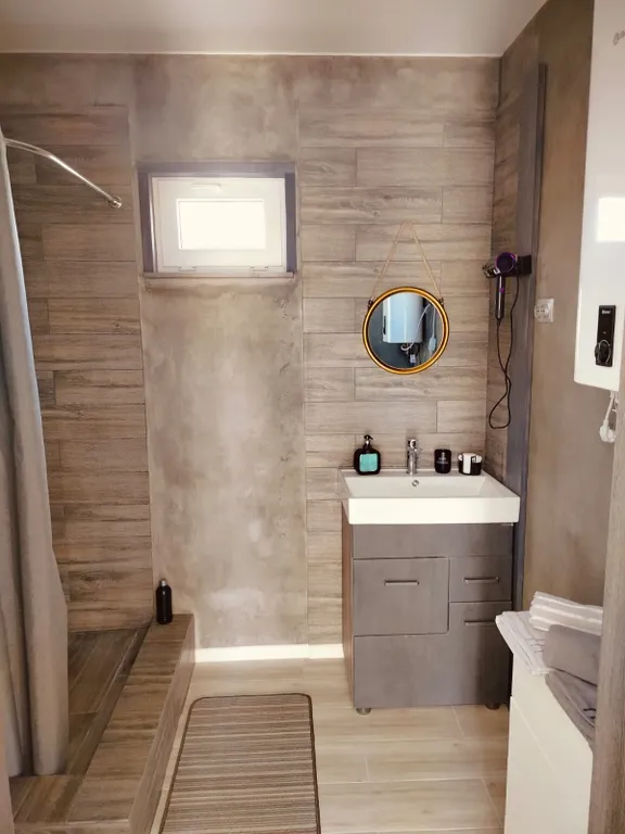 Комната с бассейном