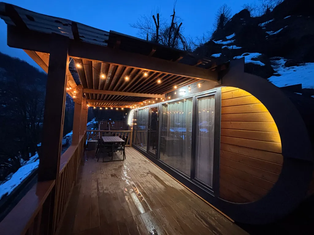 Дом у реки с видом на горы с купелью и баней