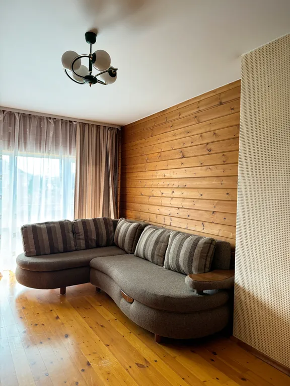 Уютный коттедж с садом