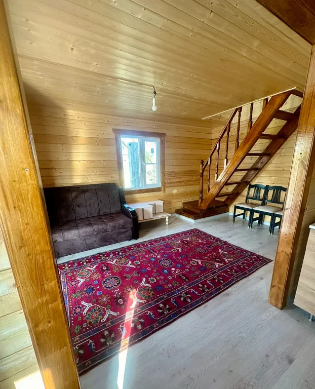 Уютный деревянный домик у моря