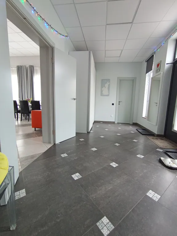 Современный просторный дом в стиле минимализма