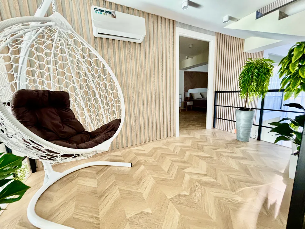 Кругозор туан-хаус с видом на реку