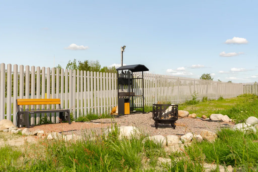 Коттедж Стеклянный дом на берегу Мичуринского озера возле склонов для катания — Мичуринское