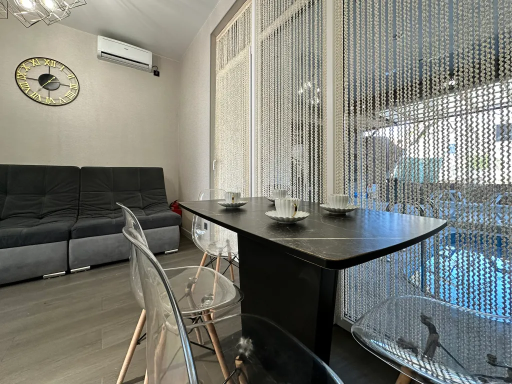 Домик у реки