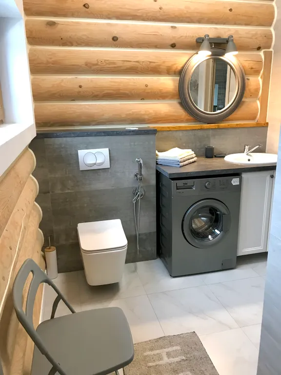 Дом на скале с видом на озеро