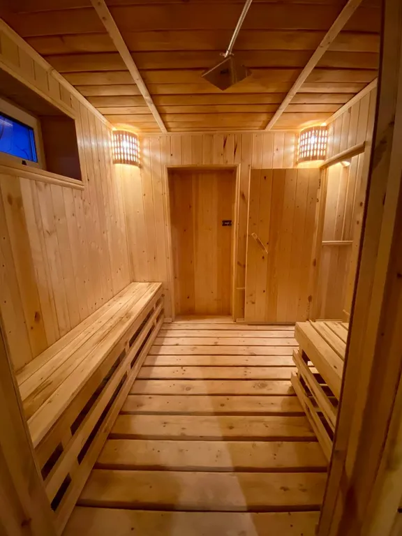 Дом с баней на берегу озера