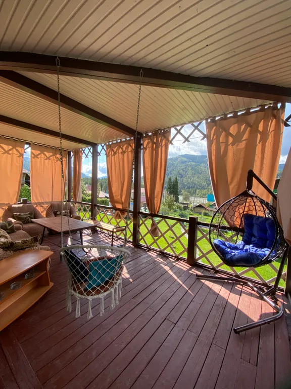 Коттедж для больших компаний на Алтае