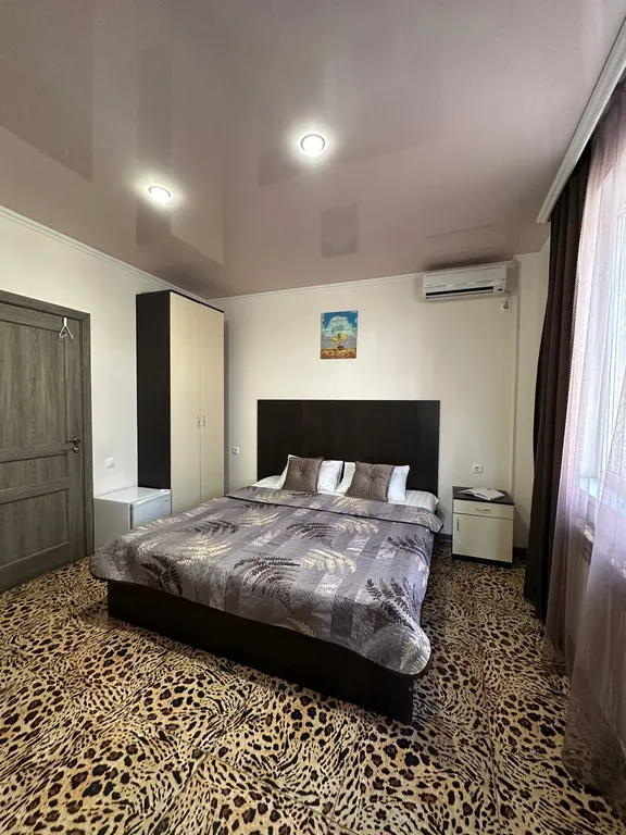 Квартира Квартира Трехместный уютный номер на 2м этаже — Геленджик