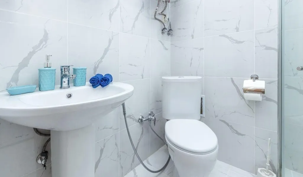 Студия с бассейном у моря