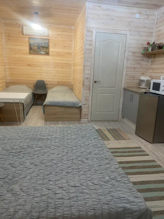 Квартира Номер в доме из двух номеров с разными входами — аренда посуточно в Каменномостский