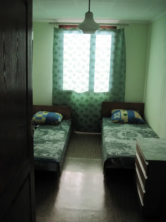 Коттедж Отдельный домик со всеми удобствами в уютном дворе — аренда посуточно в Судак