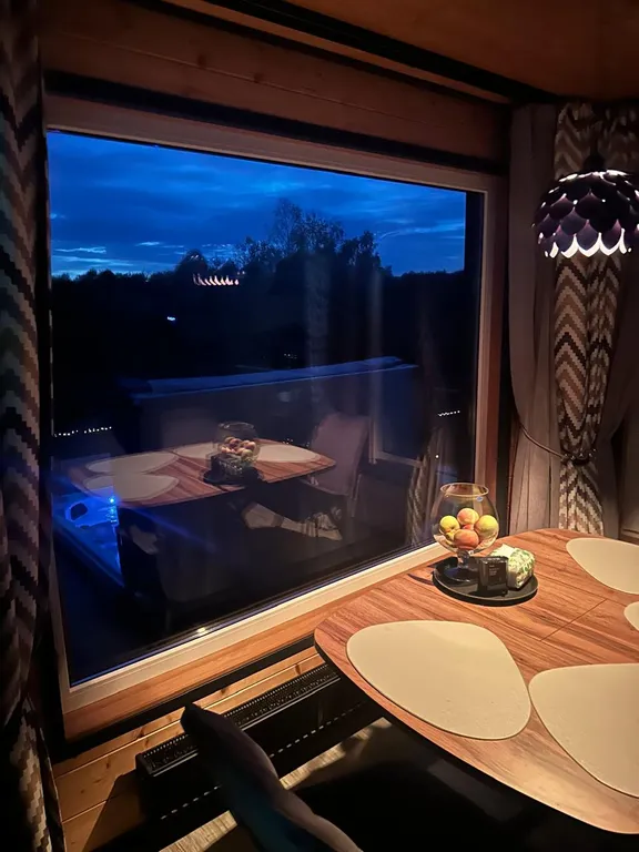 Шале у озера