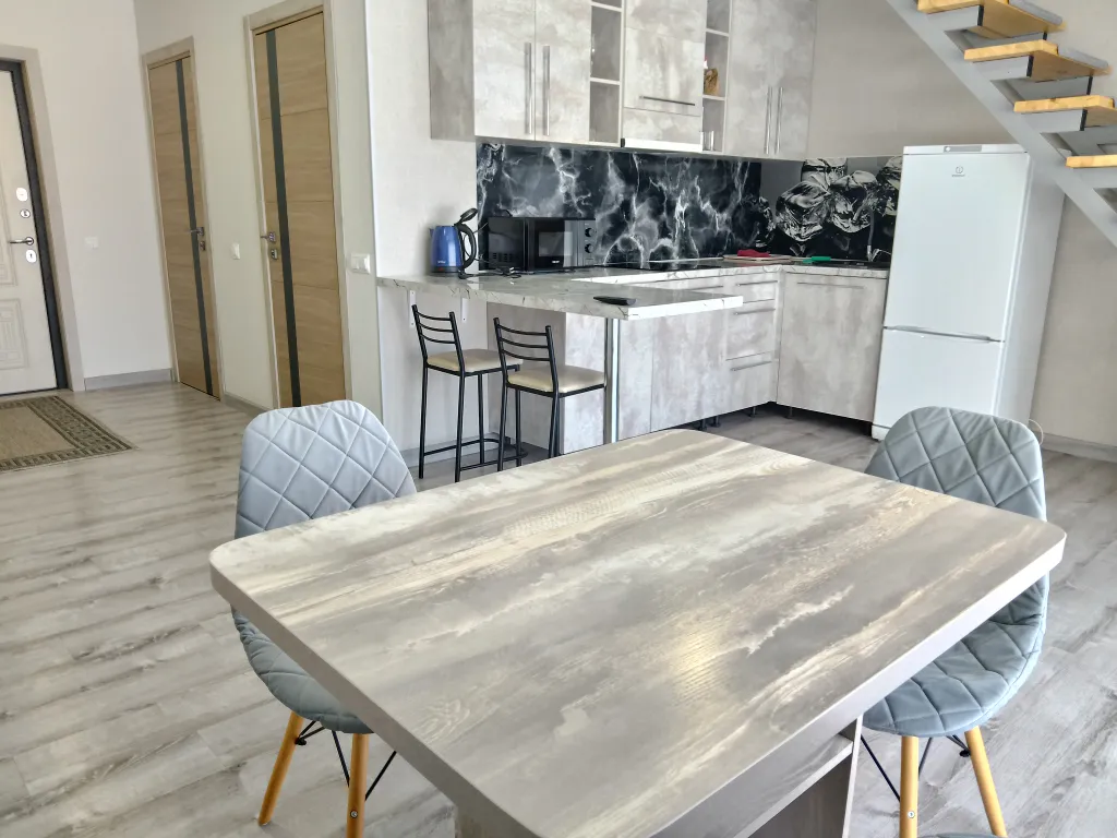 Домик с видом на озеро