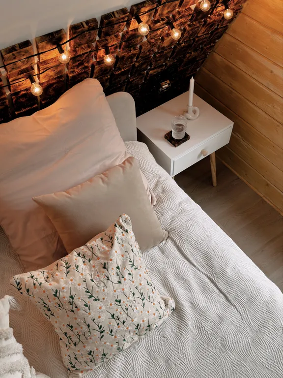 Уютный треугольный Ромашковый дом.