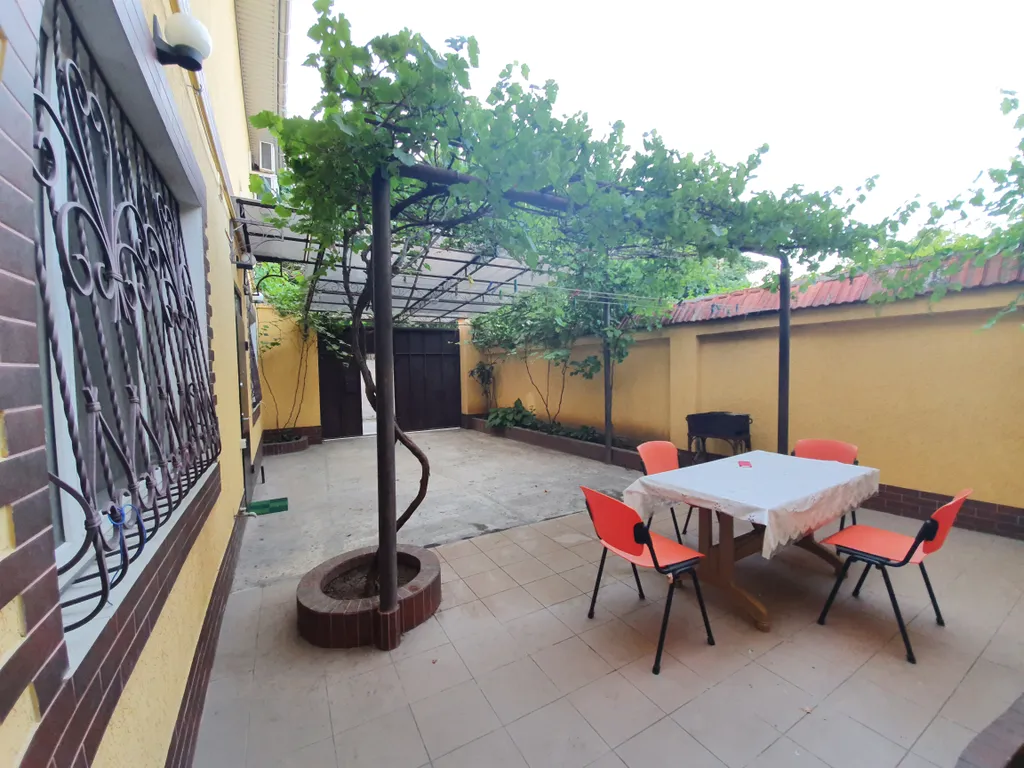 Коттедж Дом с отдельным двором в центре рядом с Центральным рынком — Евпатория