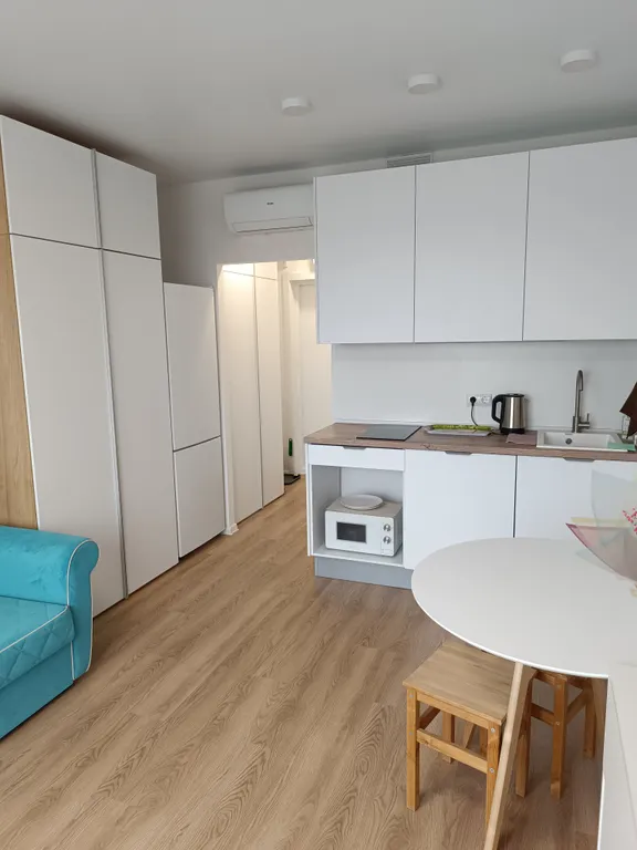 Уютная студия с видом на лес