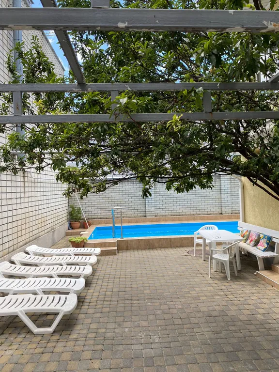 Гостевой дом с бассейном