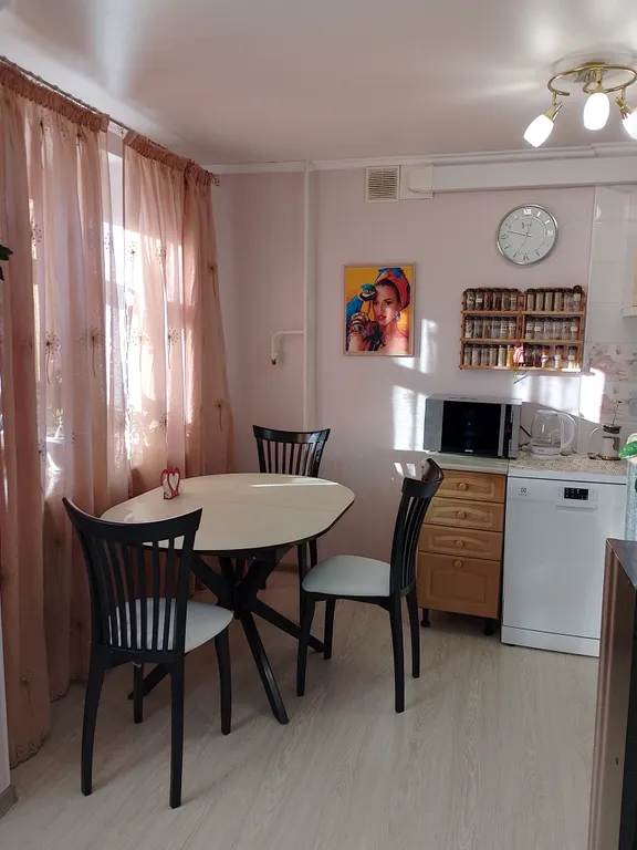 3-комнатная квартира в центре рядом с набережной