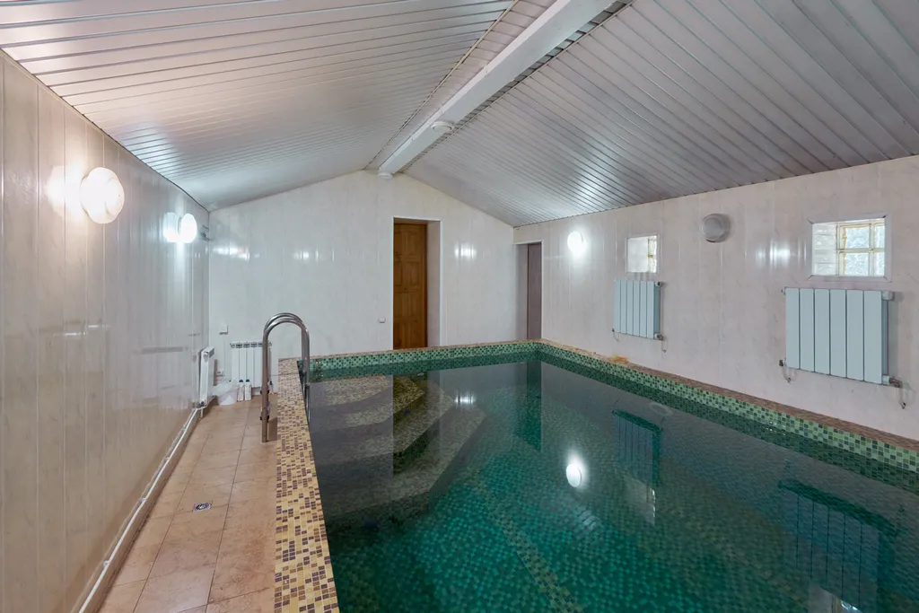 Уютный коттедж с бассейном и сауной