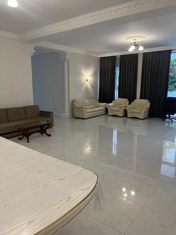 Дом-вилла с бассейном