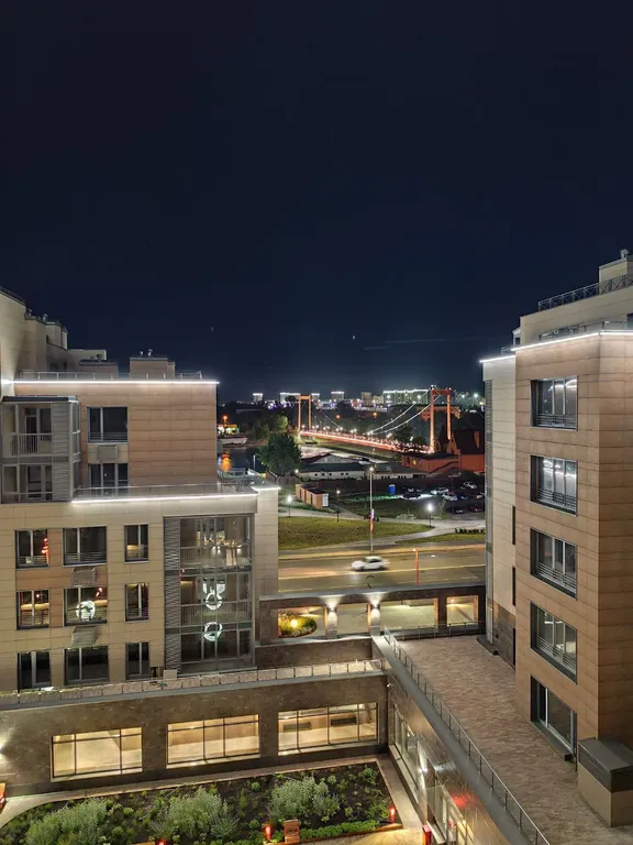 Абсолютно новая квартира в центре на набережной