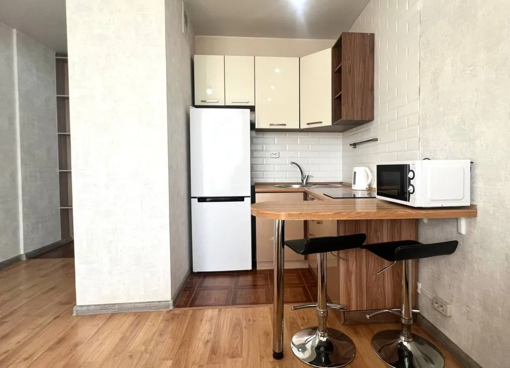 Солнечная студия Апельсин с красивым видом на Амур