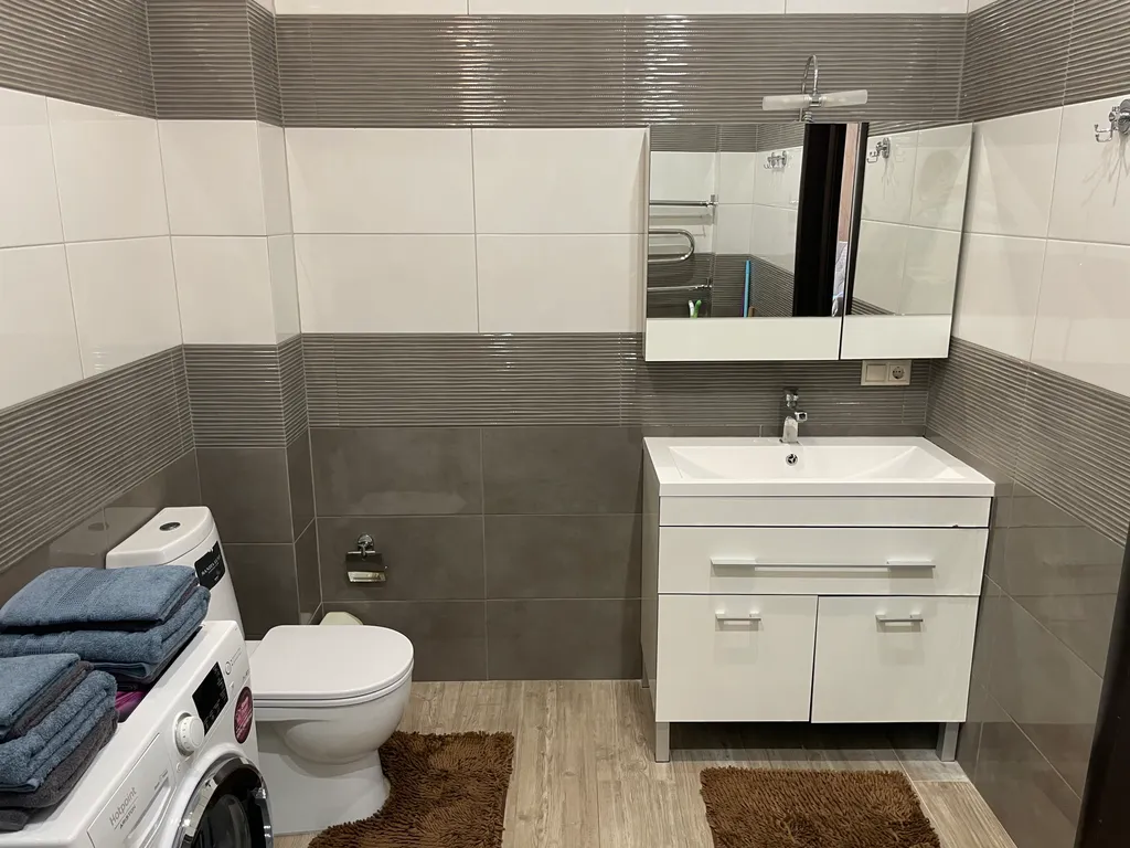 Апартаменты с двумя спальнями в элитном доме в центре рядом с парком