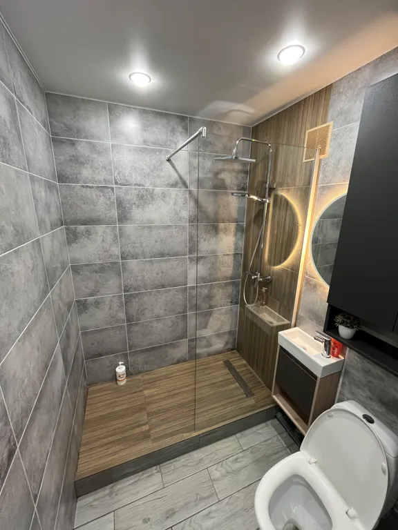 Студия в центре с дизайнерским ремонтом и балконом Город в городе