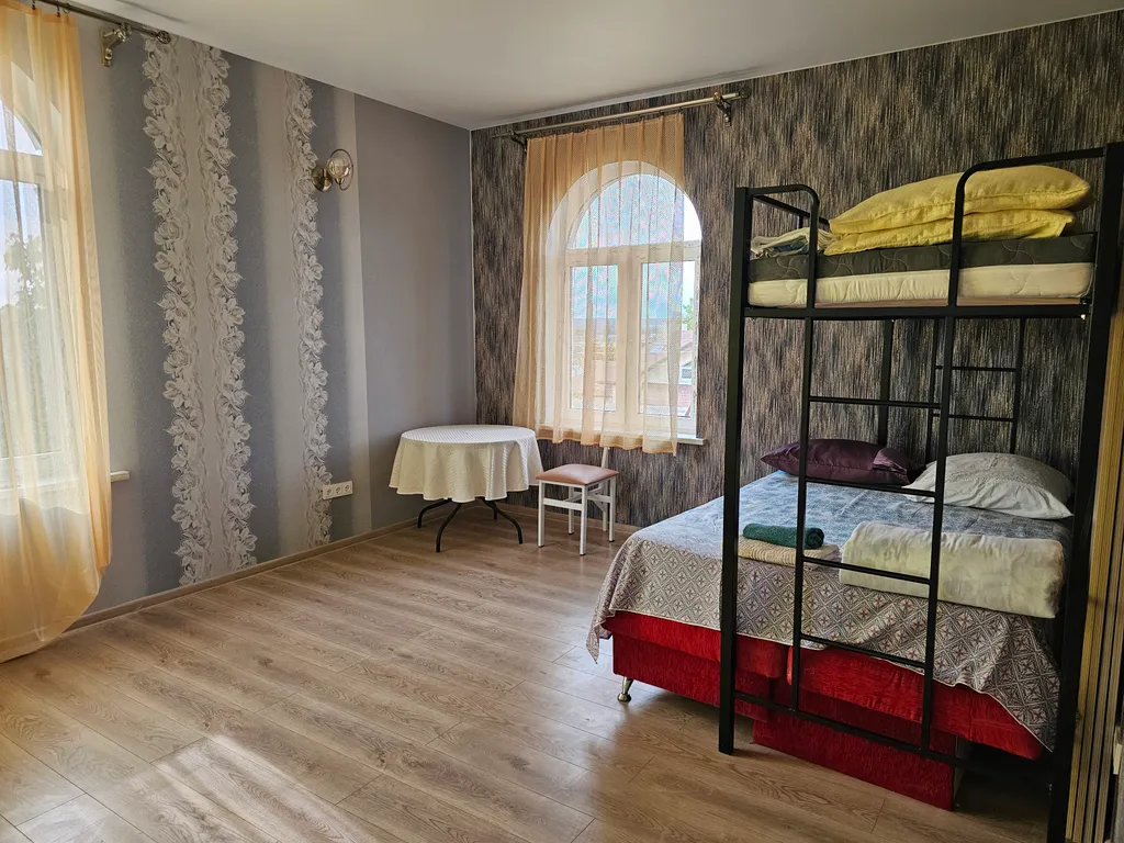 Целый этаж в частном доме в тихом районе