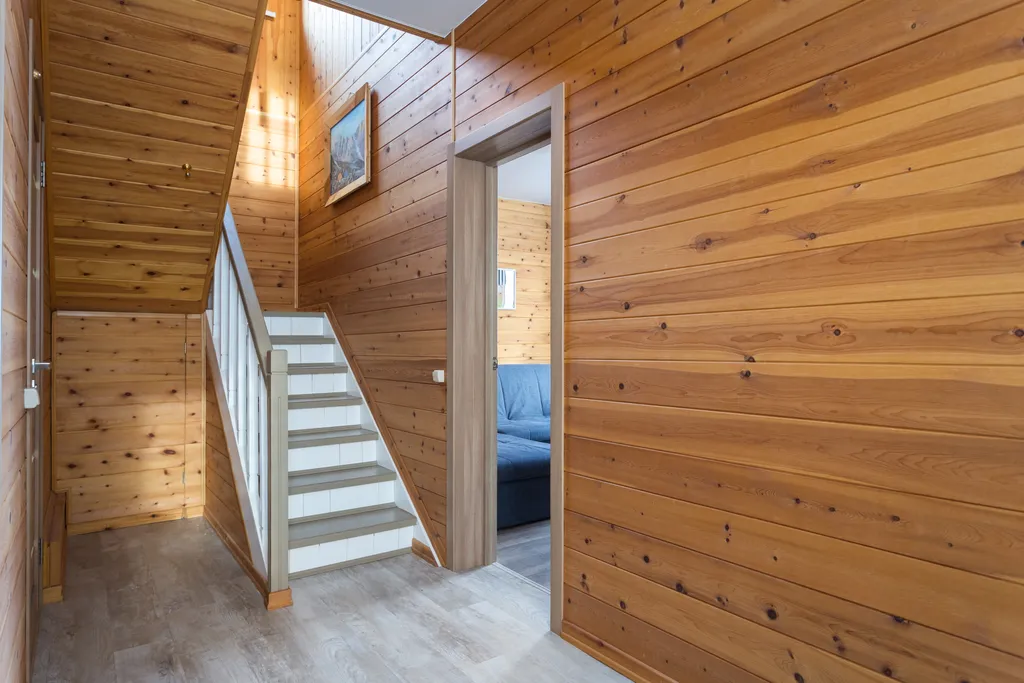 Большой загородный дом