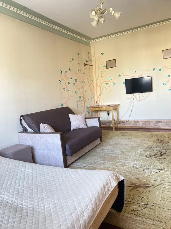 Светлая квартира на 1 этаже близко к морю