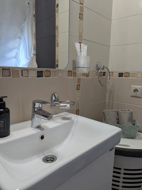 Уютный дом на берегу реки с русской баней, рыбалка