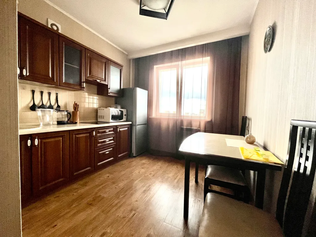 Изолированная двухкомнатная в центре города рядом с метро и ТЦ