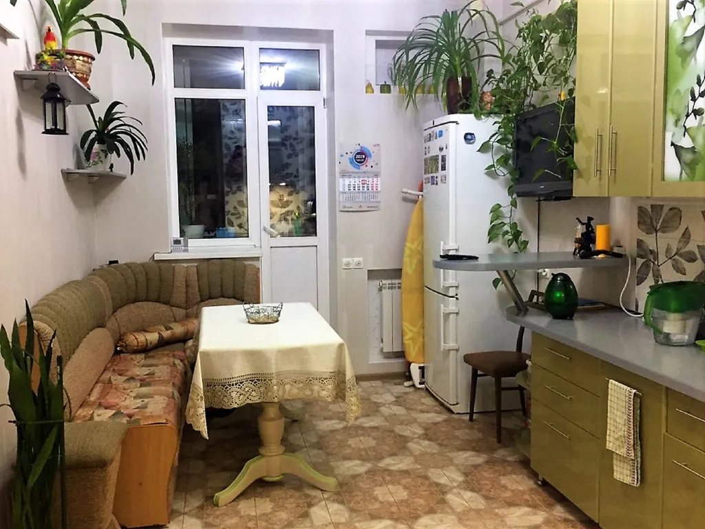 Квартира Квартира с цветами и видом на Собор — Самара
