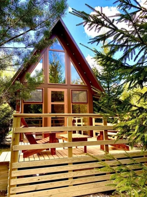 Коттедж Коттедж Шале у Леса — Луга