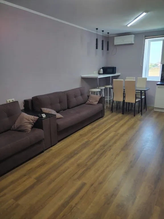 Апартамент 8