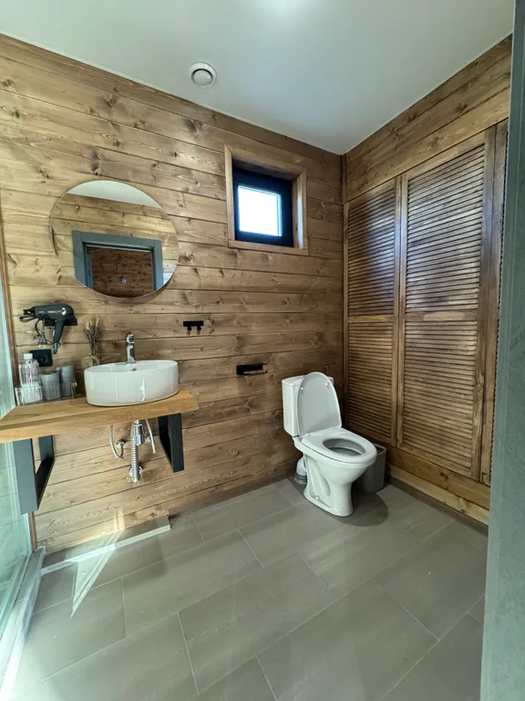 Атмосферный домик с баней на дровах и купелью