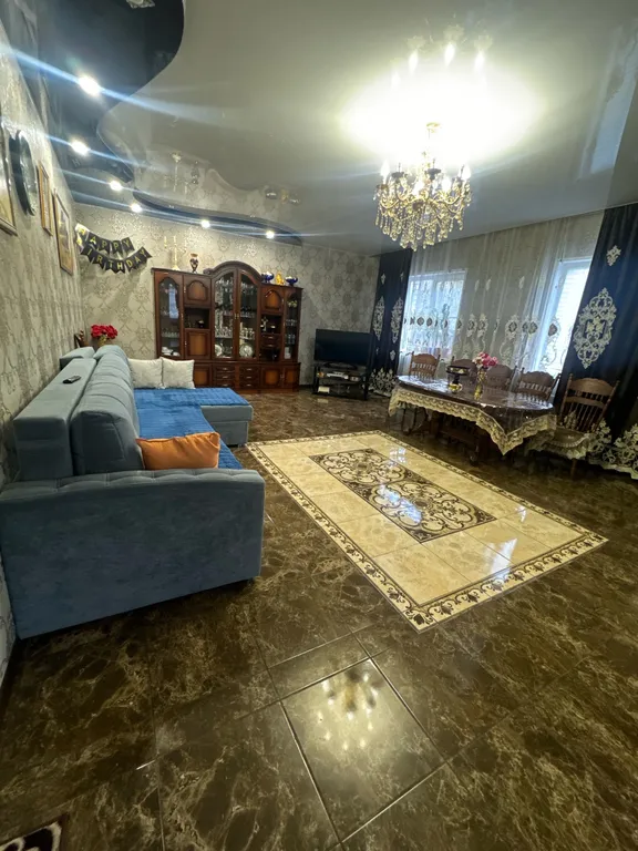 Большой и уютный дом в городе