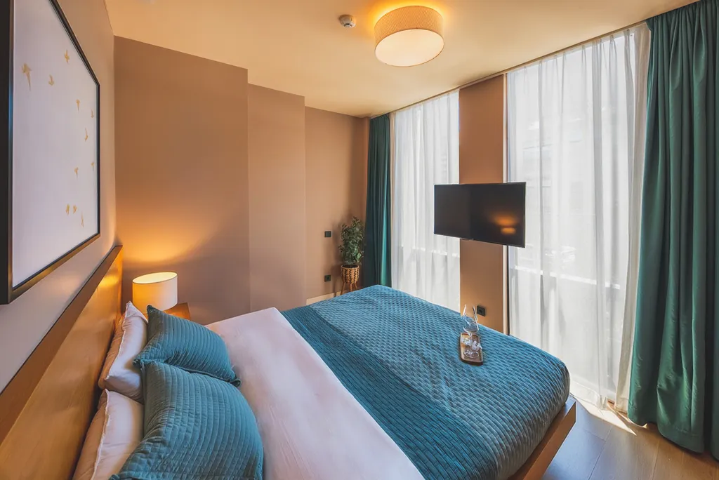 3-комнатная Квартира — аренда посуточно в Тбилиси