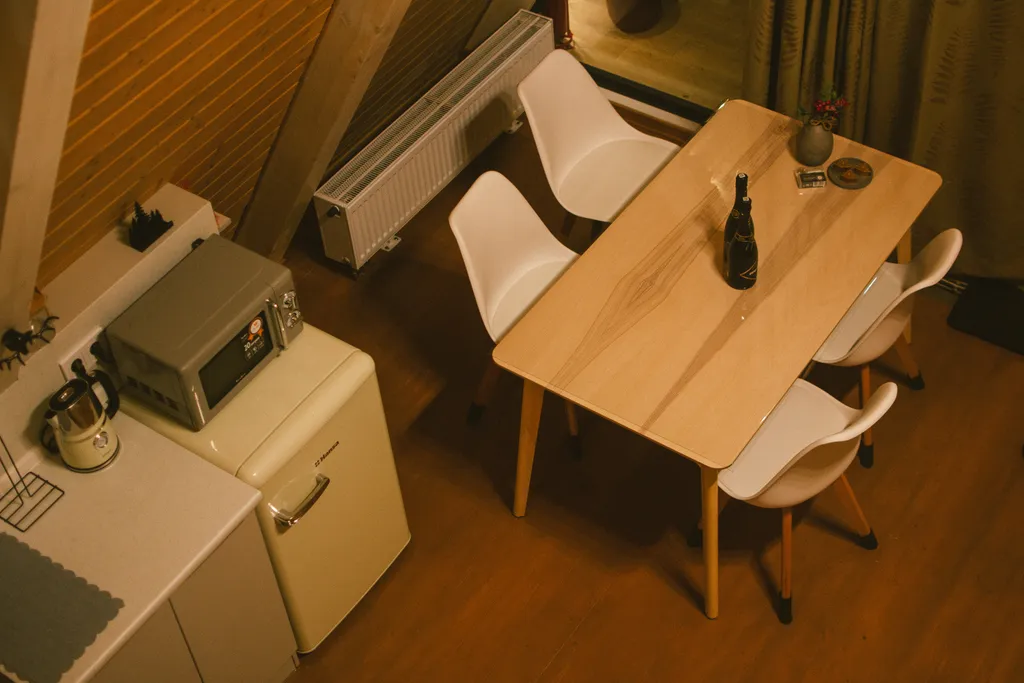 Уютный альфа домик в лесу