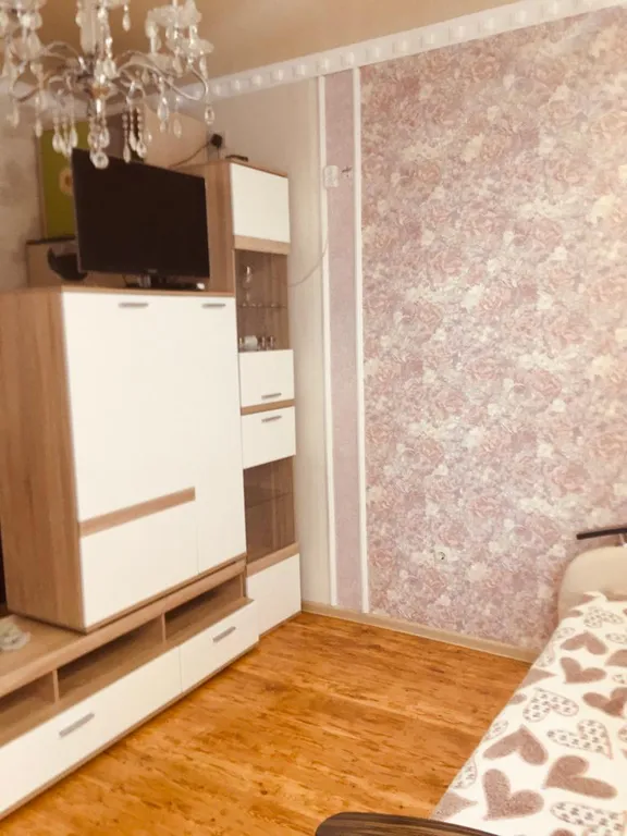 Просторная студия с дизайнерские ремонтом