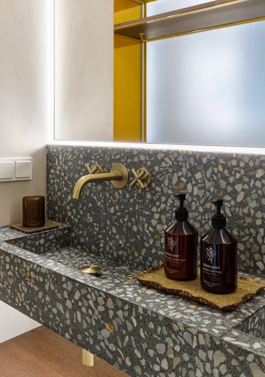 Studio 36 Suites Titul Amber