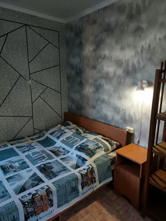 Уютный домик в окружении зелени